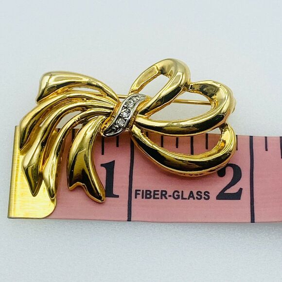 Swarovski Gold Tone Bow Brooch Pin Clear Crystal Rhinestones 2" - Picture 9 of 9